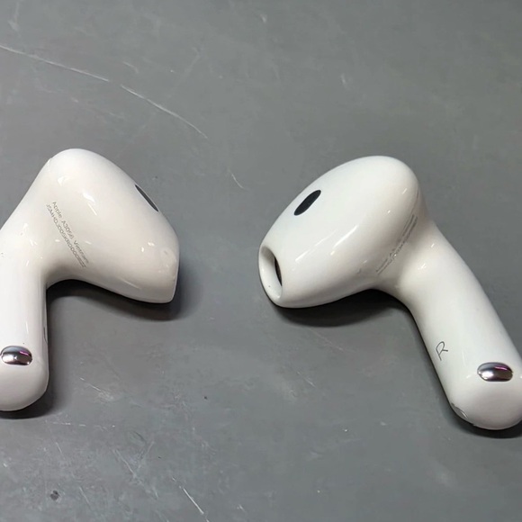 AirPods  4 - Picture 7 of 10